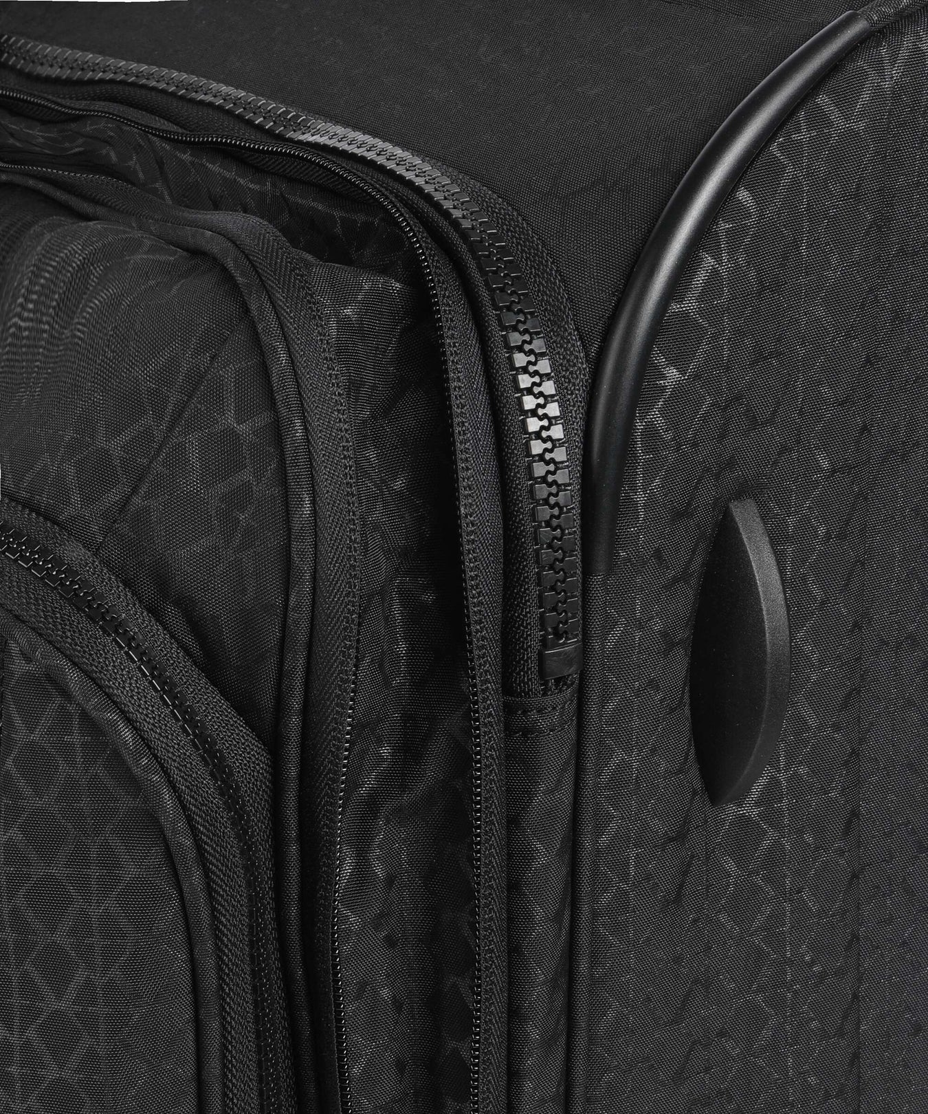 Kipling Basic New Youri L Spinner (4 wheels) signature embossed