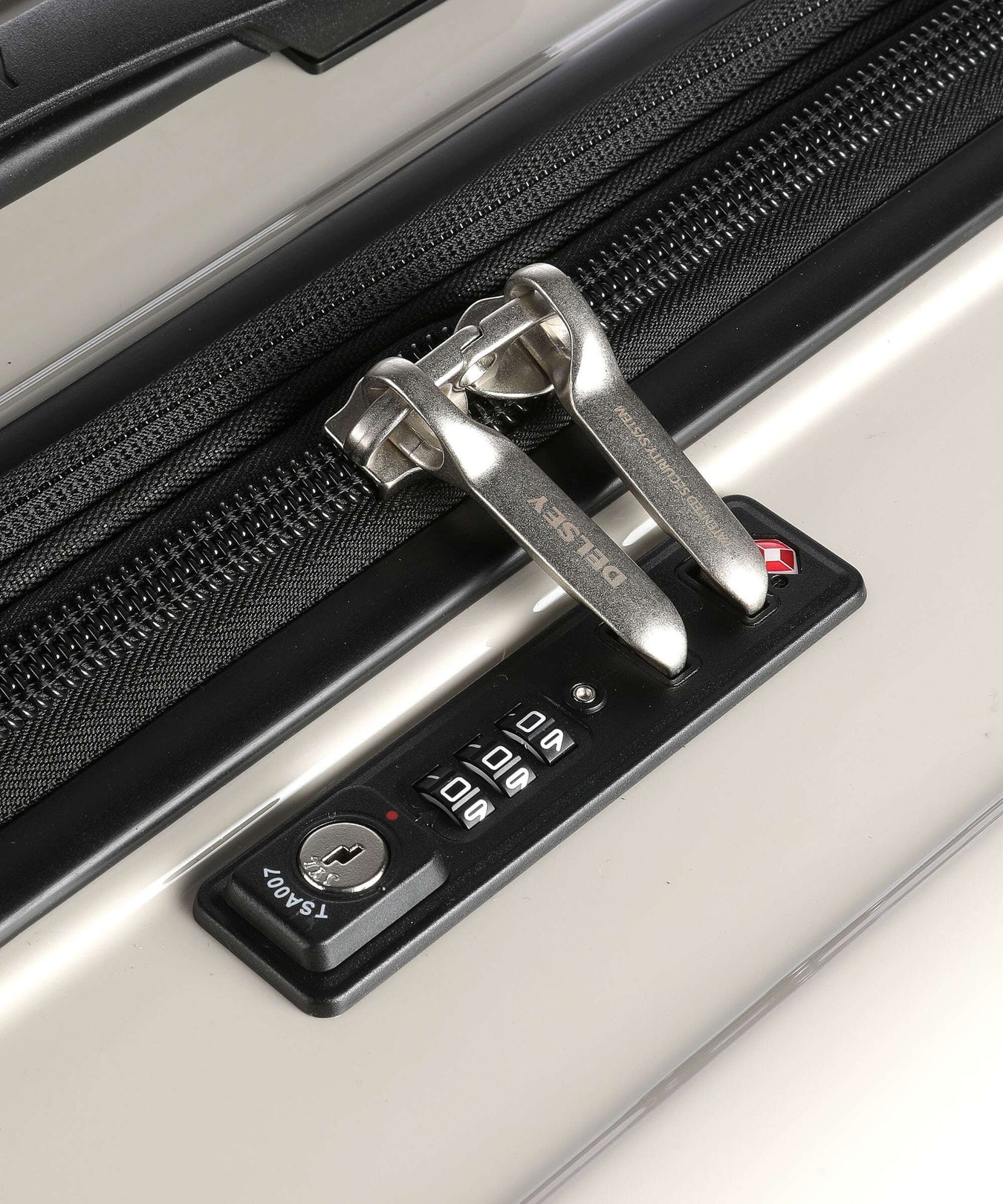 Delsey Paris Shadow 5.0 Spinner (4 wheels) elfenbein