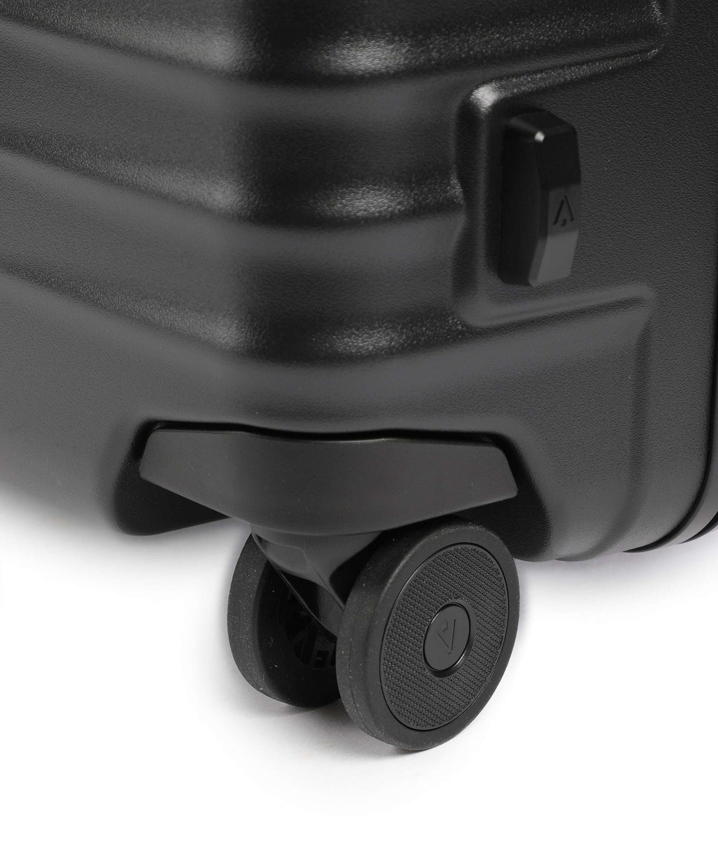 Titan Overseas Spinner (4 wheels) nightshade black