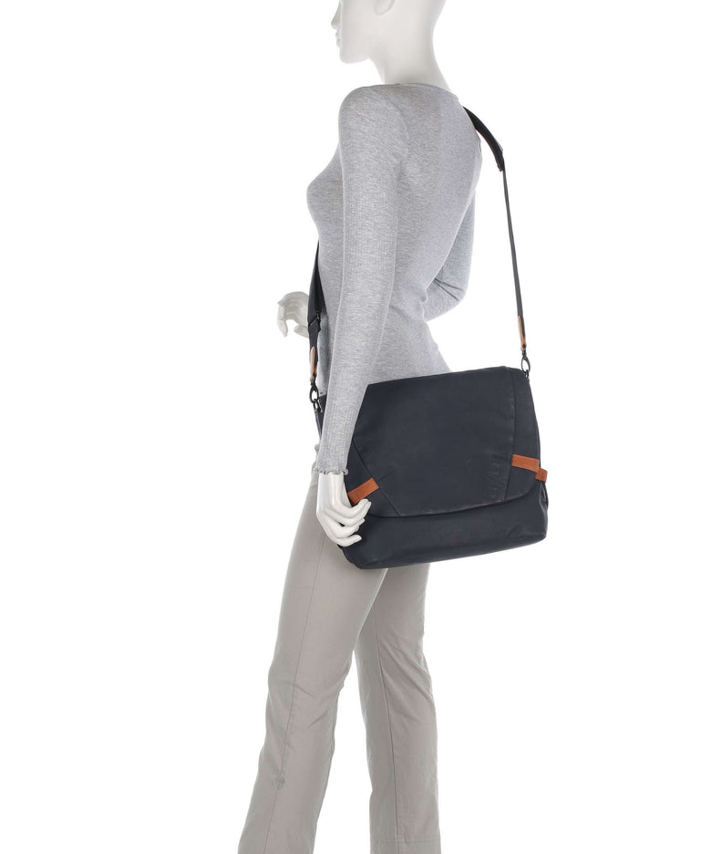 Aunts & Uncles Japan Matsumoto Briefcase night blue