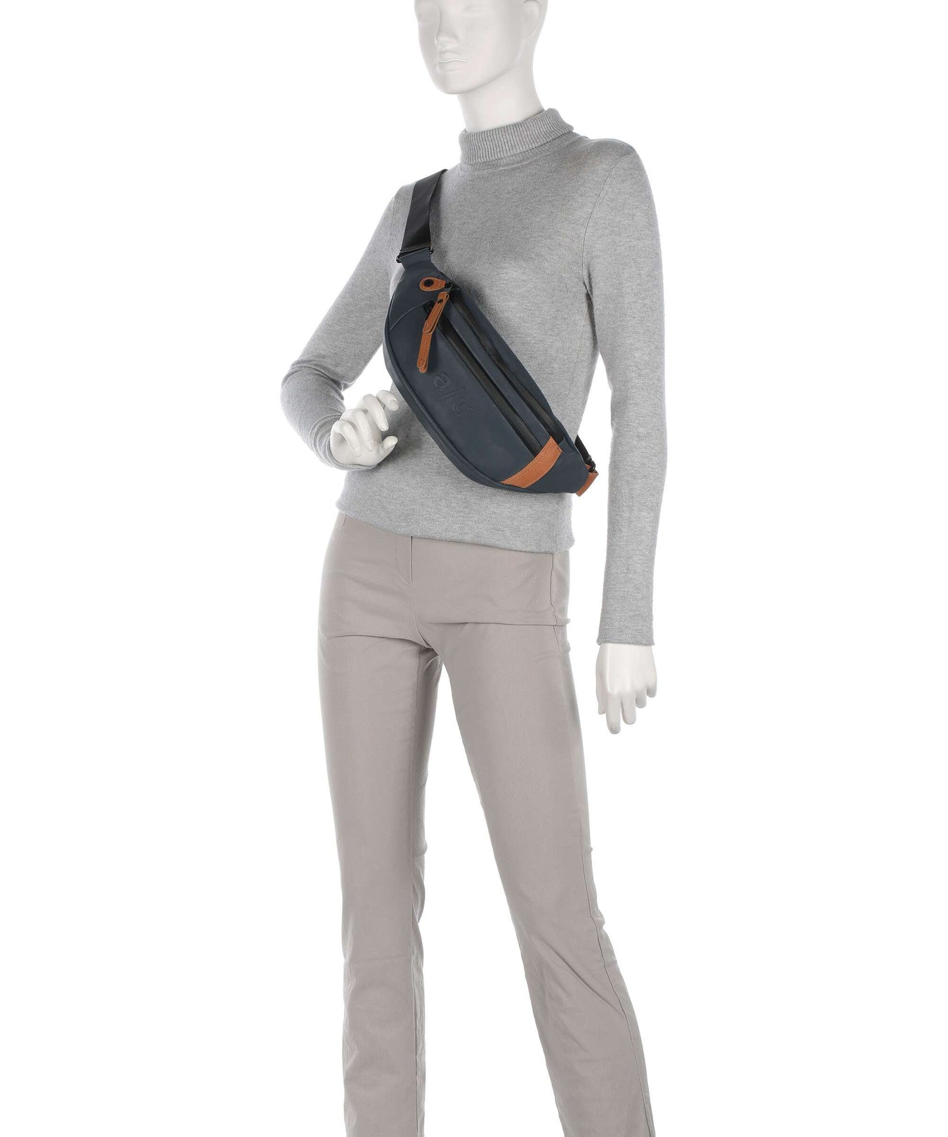 Aunts & Uncles Japan Ichikawa Fanny pack cosmic voi