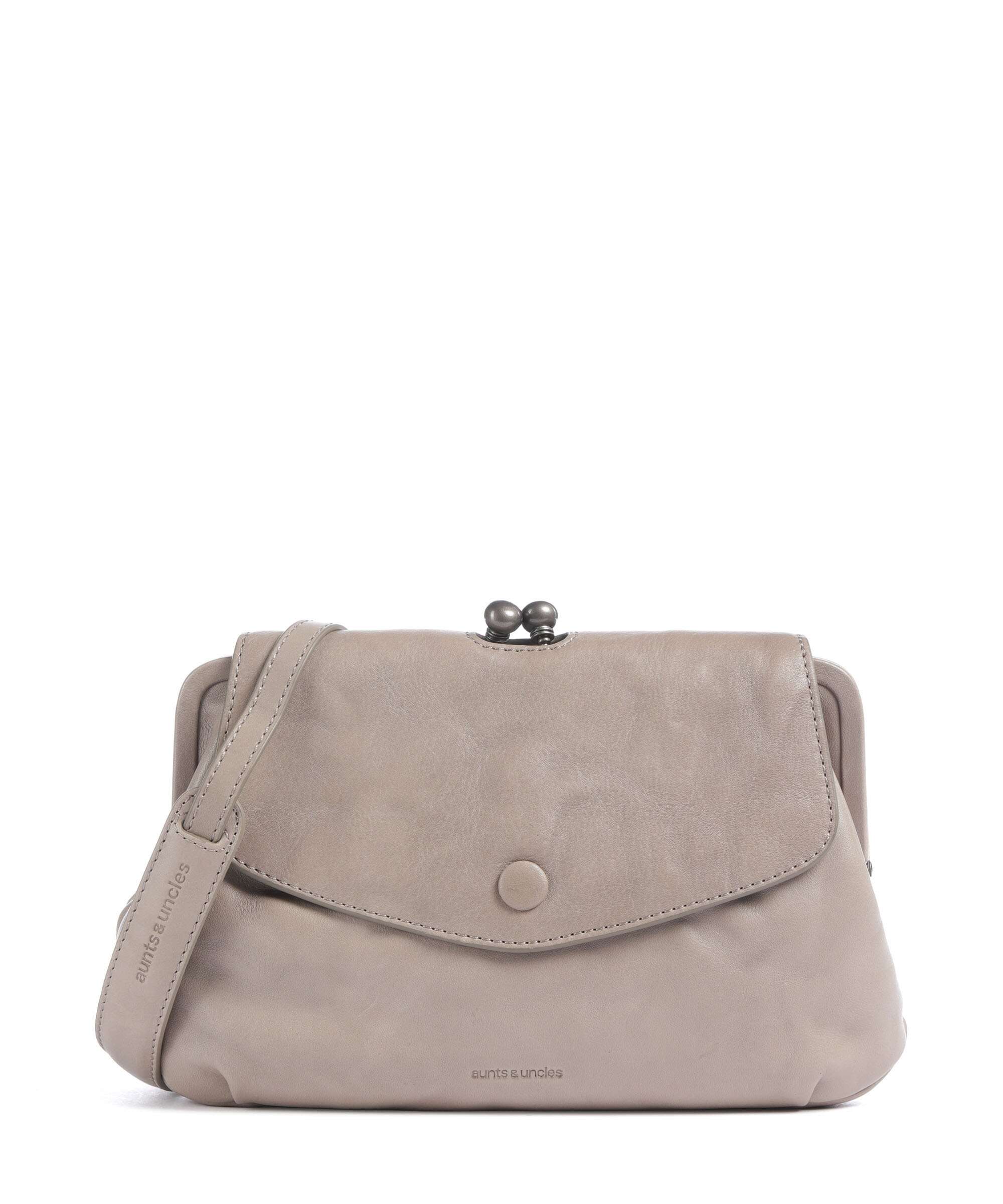 Aunts & Uncles Grandma's Luxury Club Mrs. Madeline Crossbody bag roasted cashew