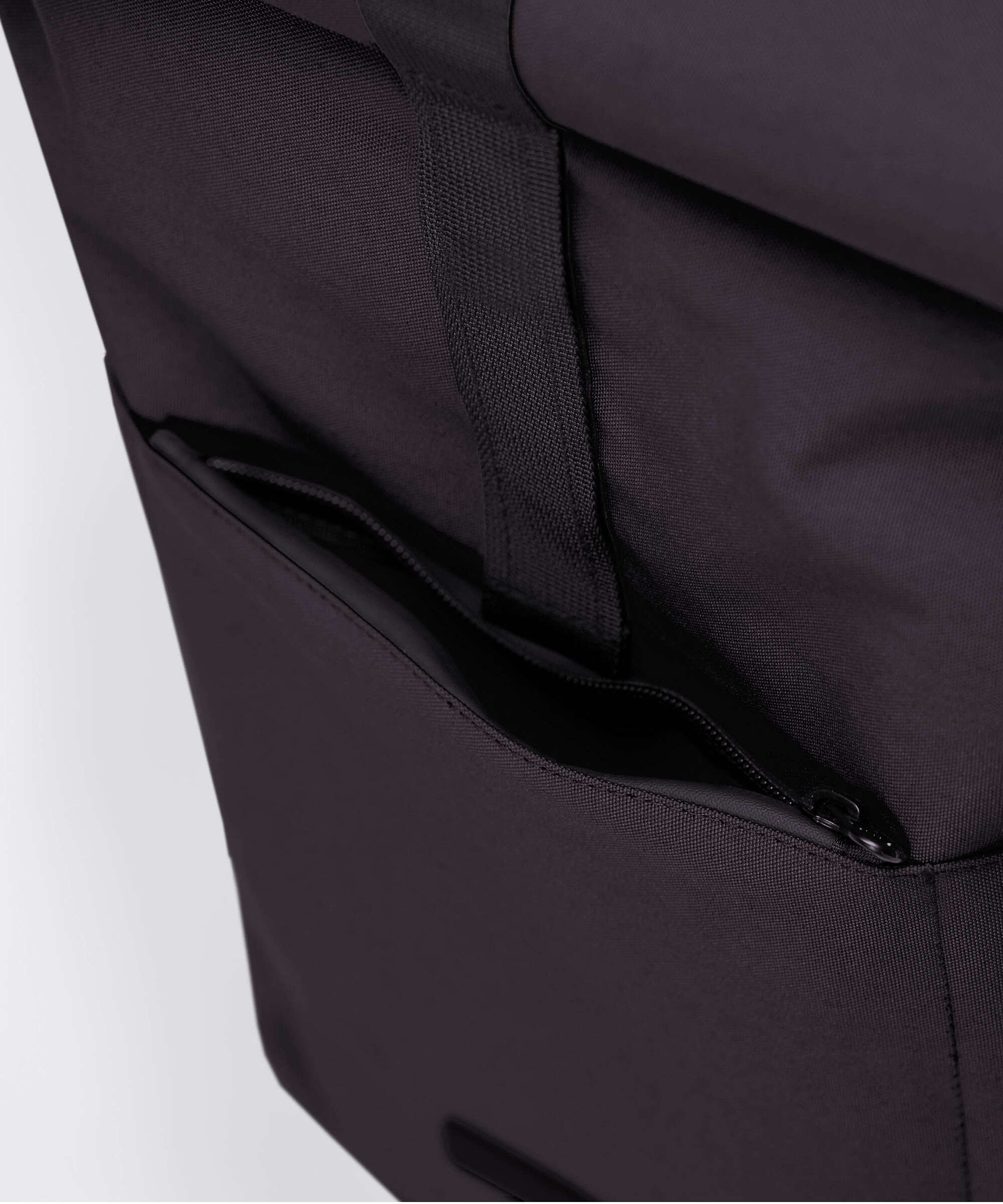 Ucon Acrobatics Stealth Hajo Mini Rolltop backpack black