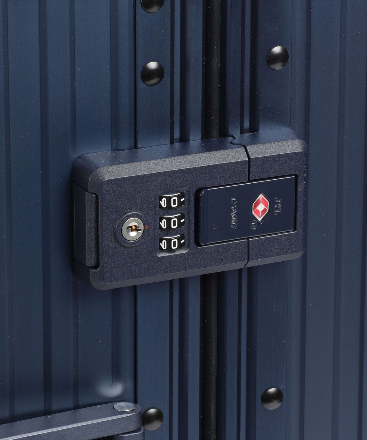 Aleon Classic 21 Domestic Spinner (4 wheels) sapphire