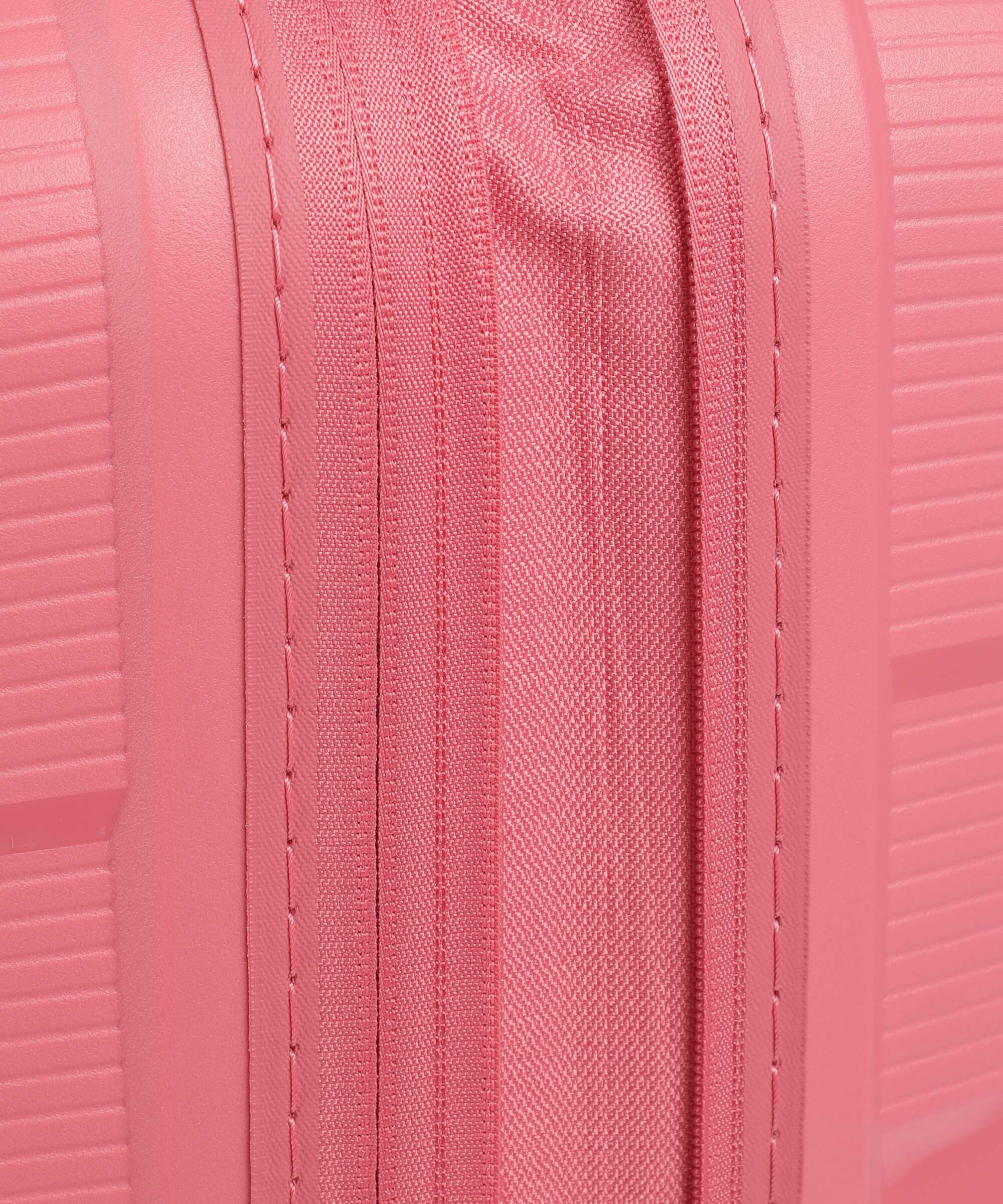 American Tourister Starvibe Spinner (4 wheels) sun kissed coral