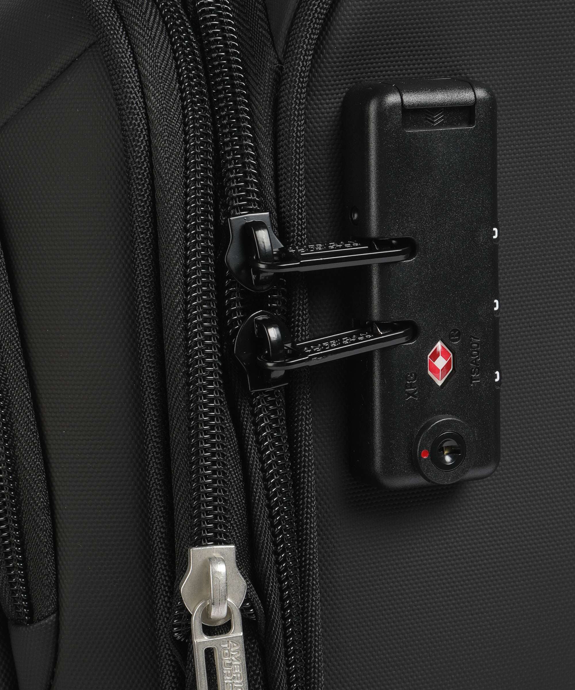 American Tourister Daring Dash Spinner (4 wheels) black/grey