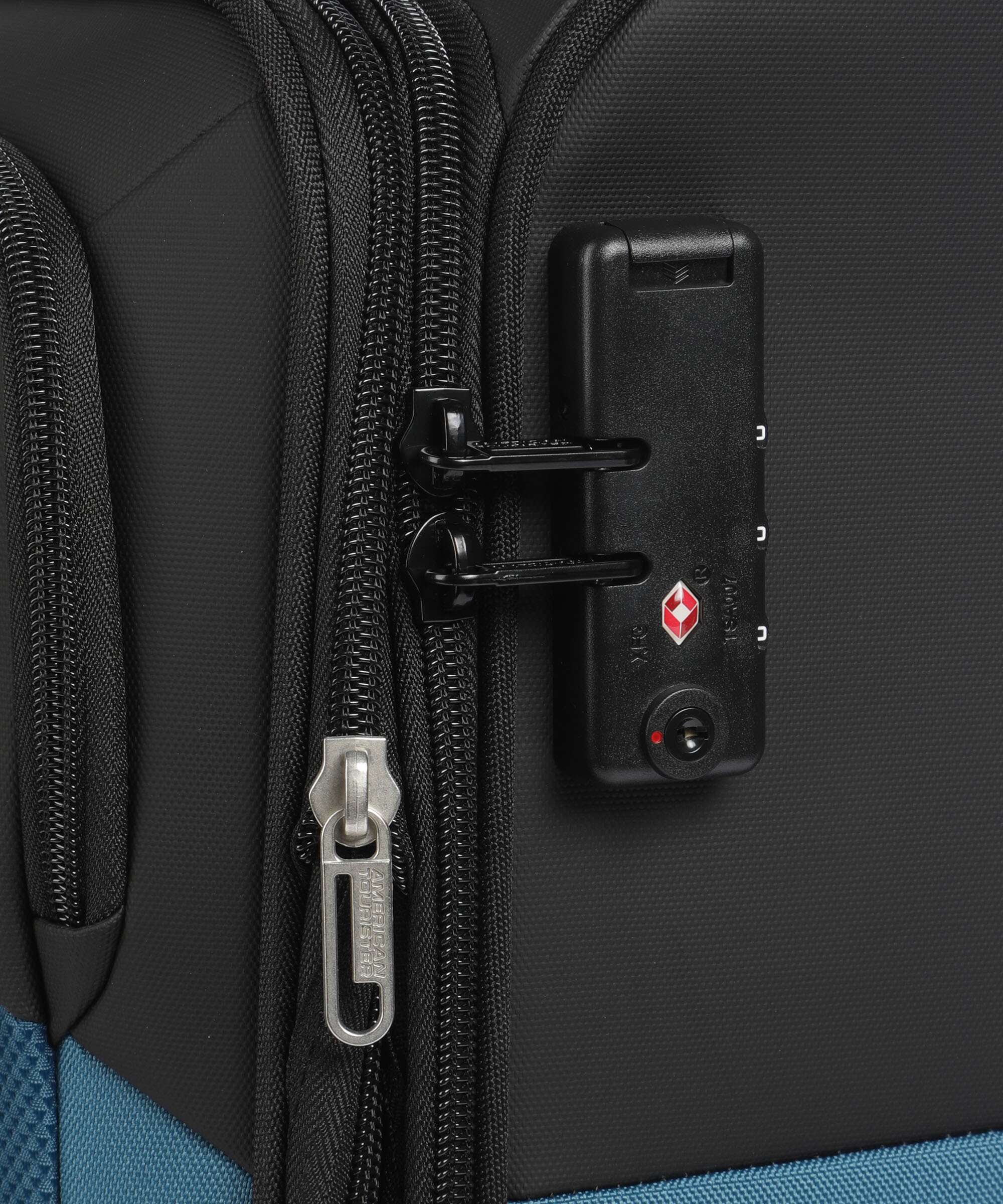 American Tourister Daring Dash Spinner (4 wheels) black/blue