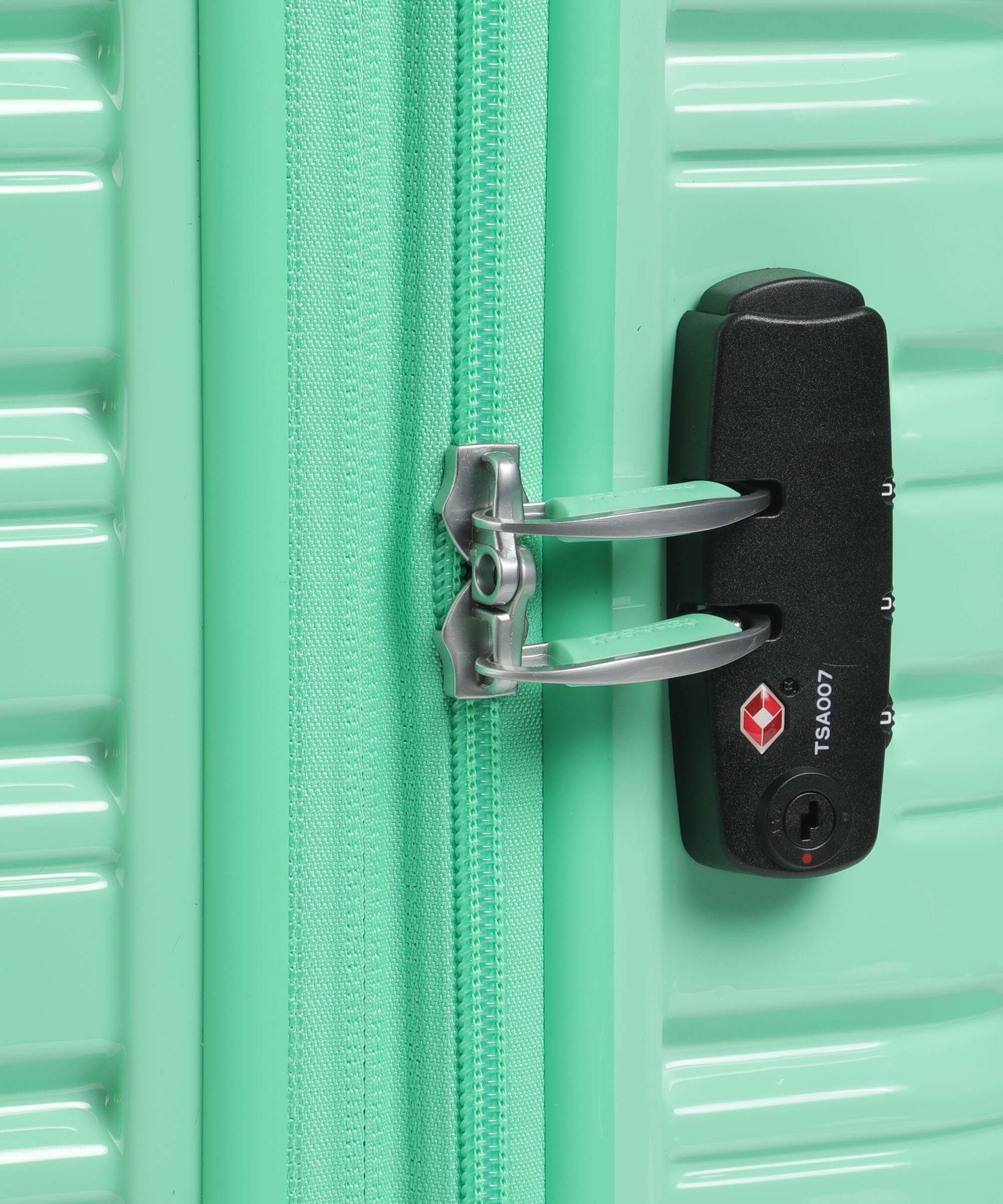 American Tourister Flashline Pop Spinner (4 wheels) light green