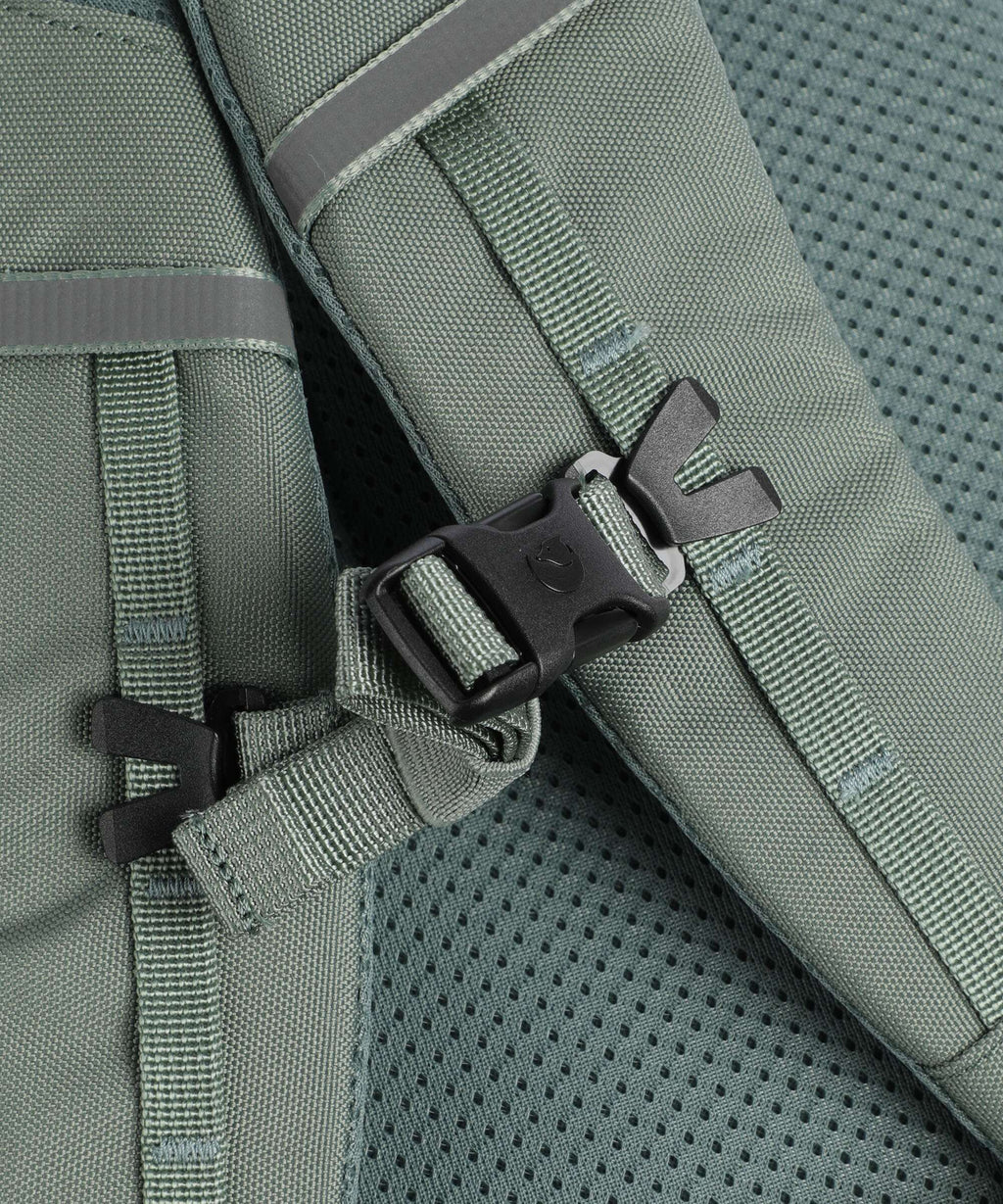 Fjällräven Skule 28 Hiking backpack patina green