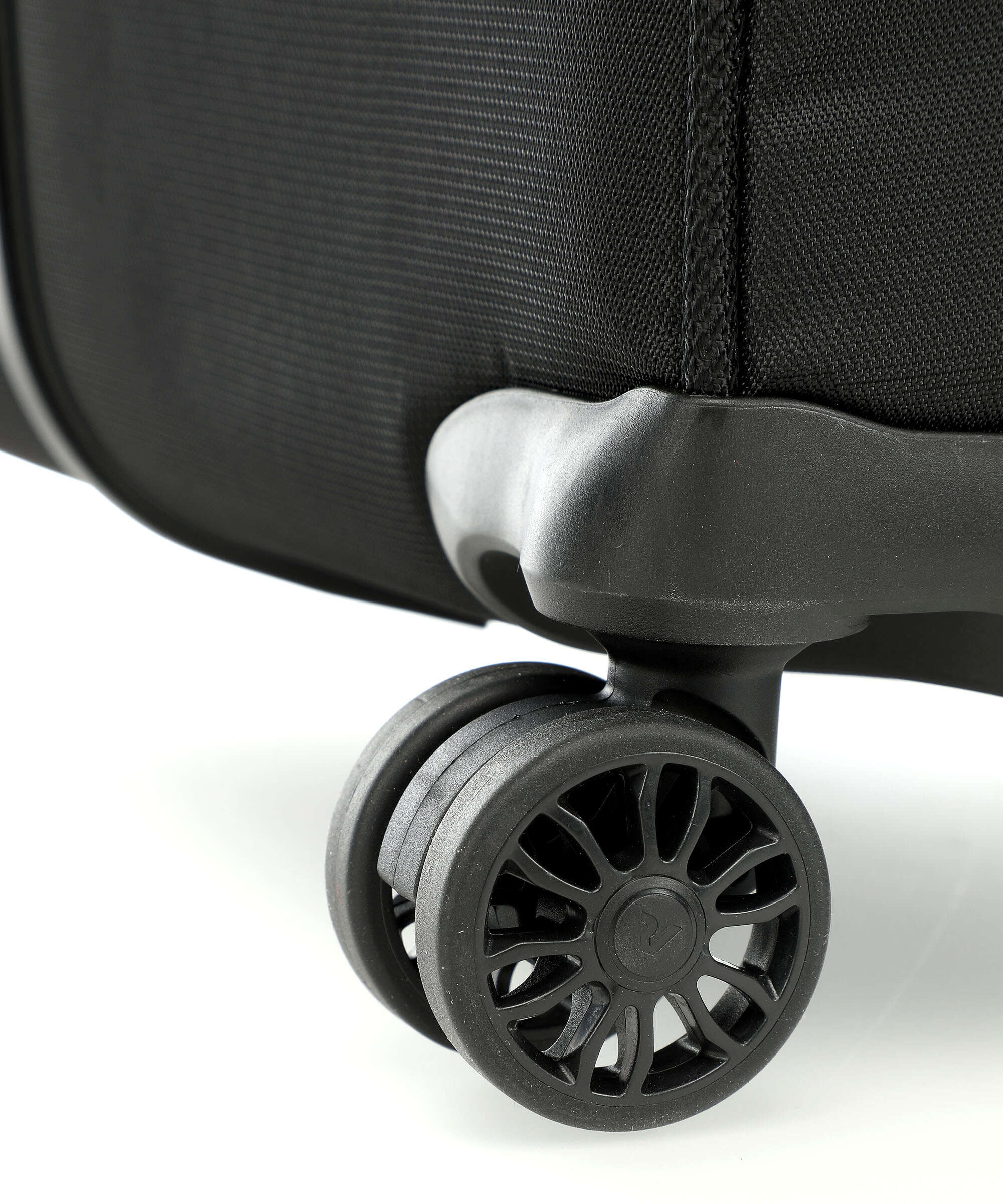 Roncato Joy Spinner (4 wheels) nero