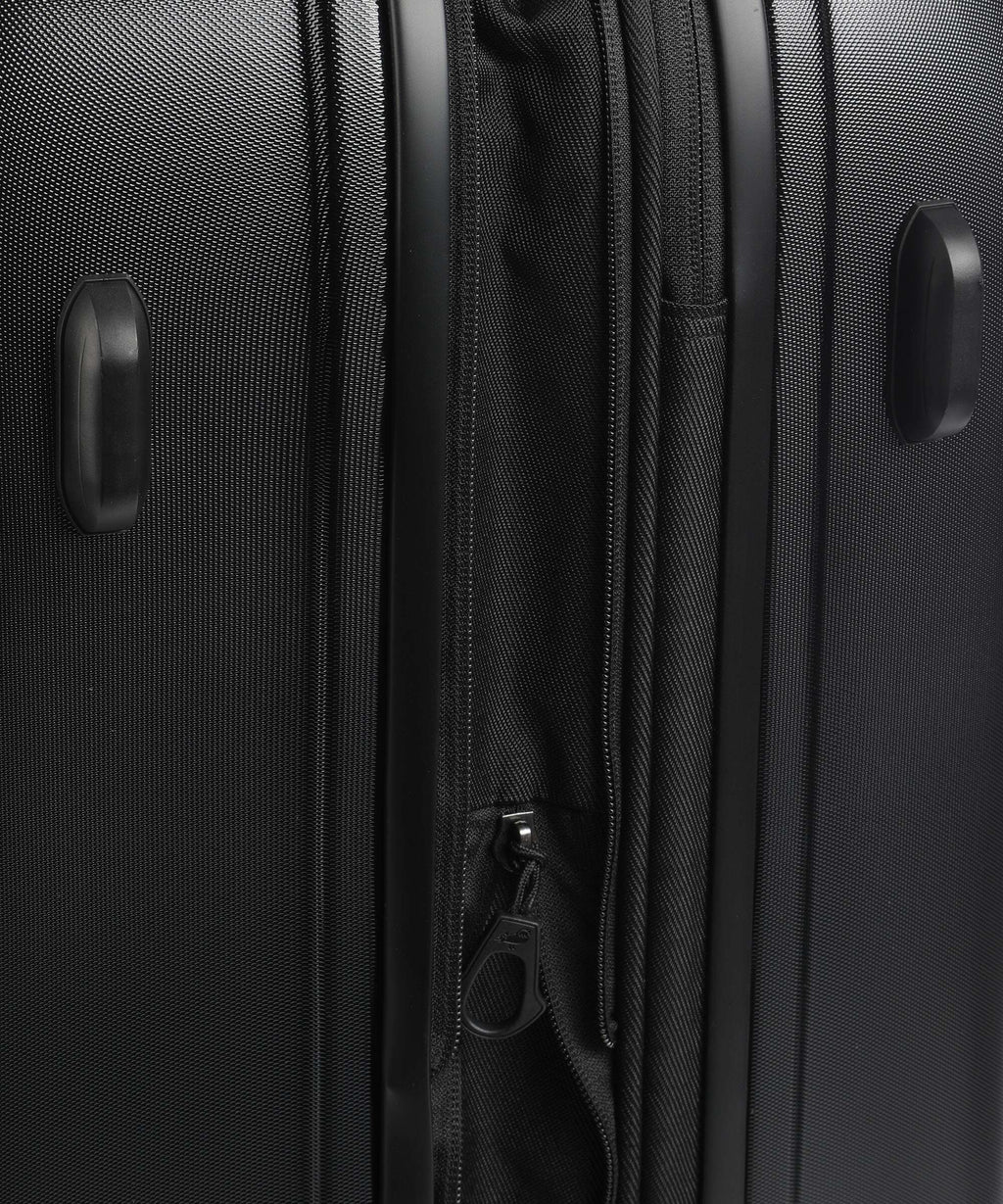 Mandarina Duck Logoduck+ Spinner (4 wheels) black