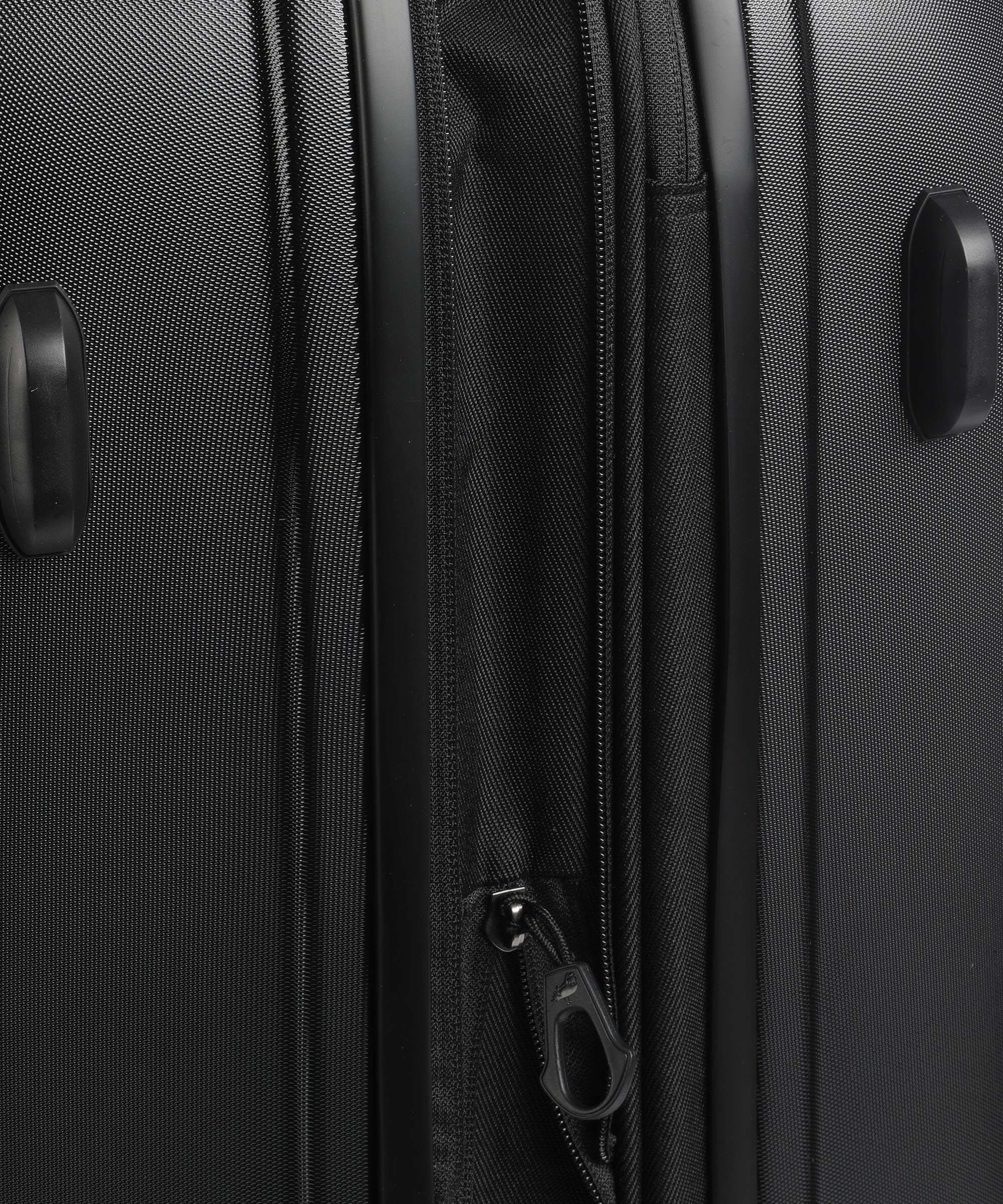 Mandarina Duck Logoduck+ Spinner (4 wheels) black