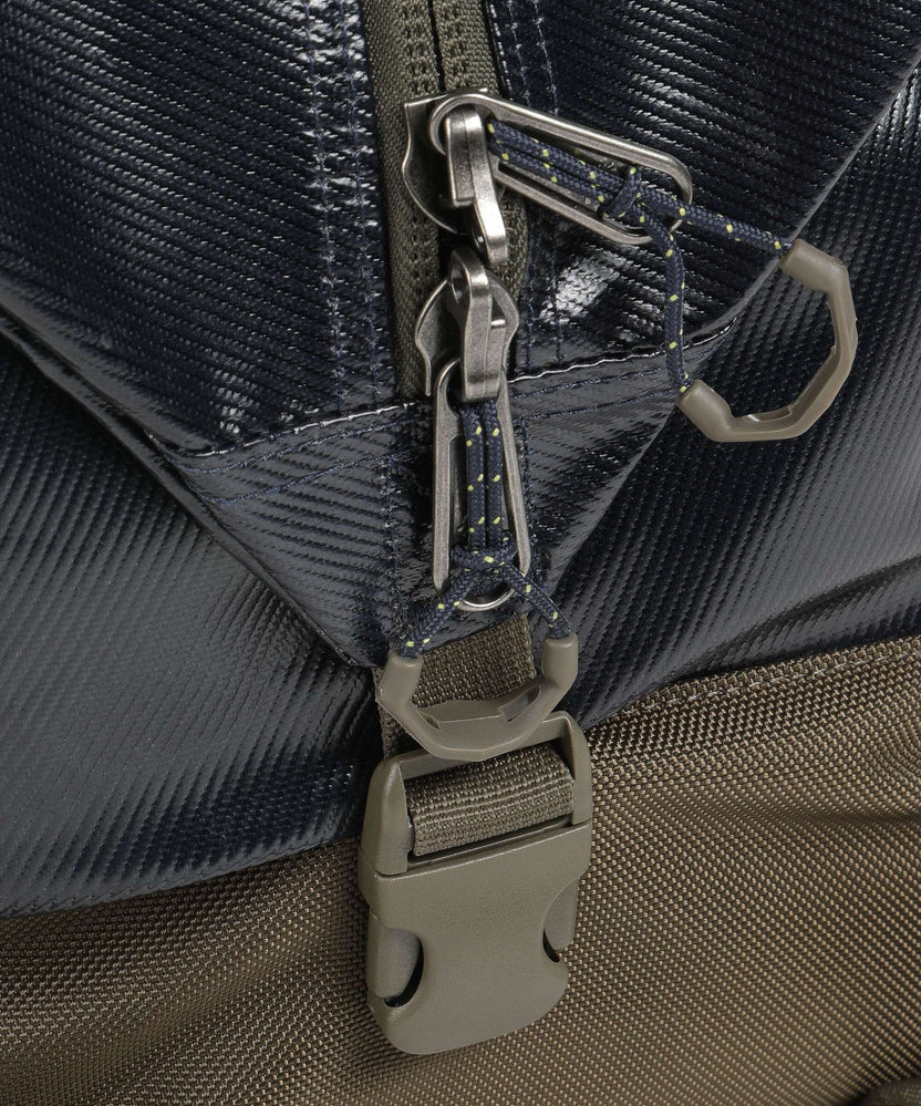 Eagle Creek Migrate 110 Backpack with wheels rush blue