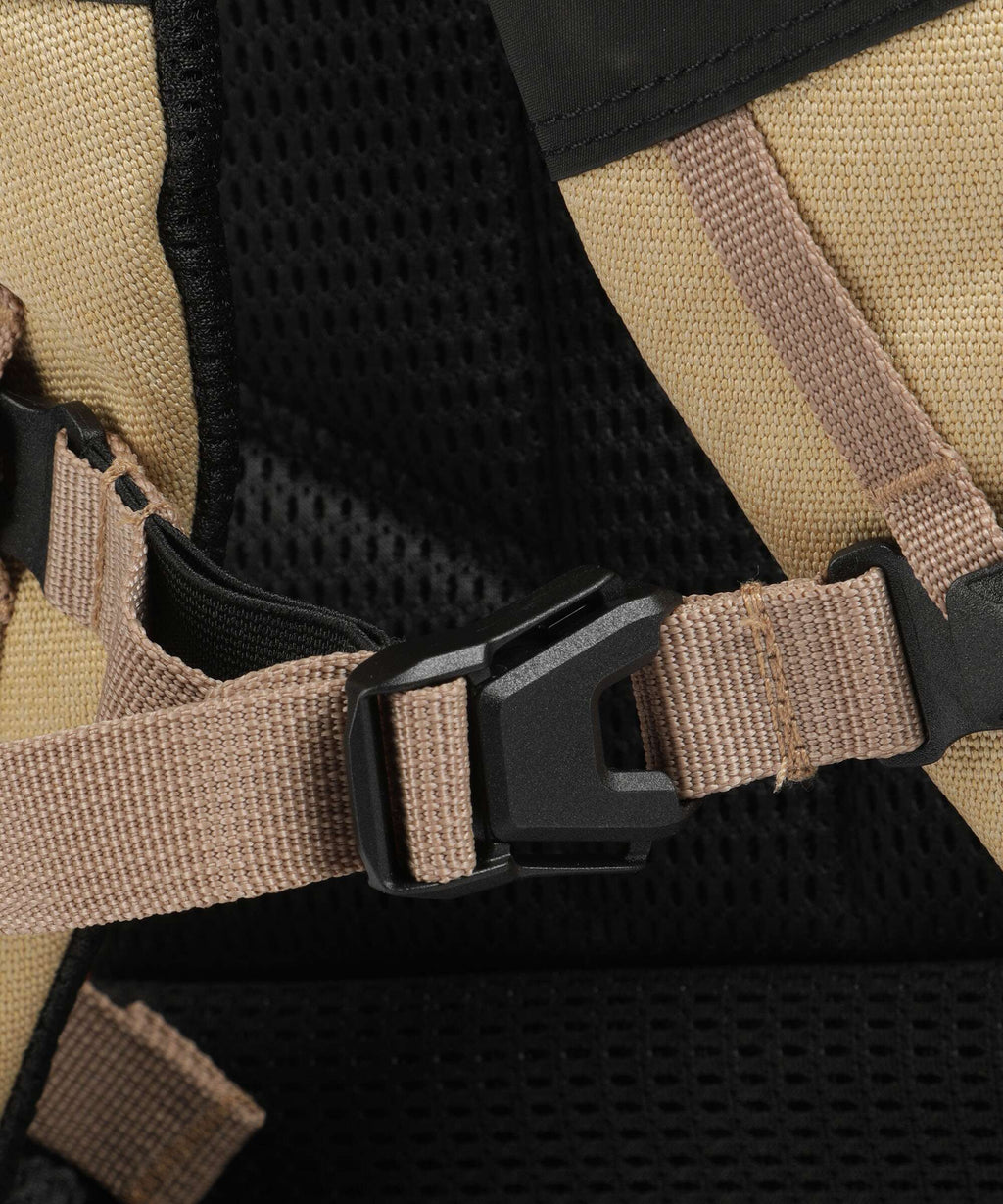 Eagle Creek Gear Warrior Convertible Carry On Trolley (2 wheels) sand dune