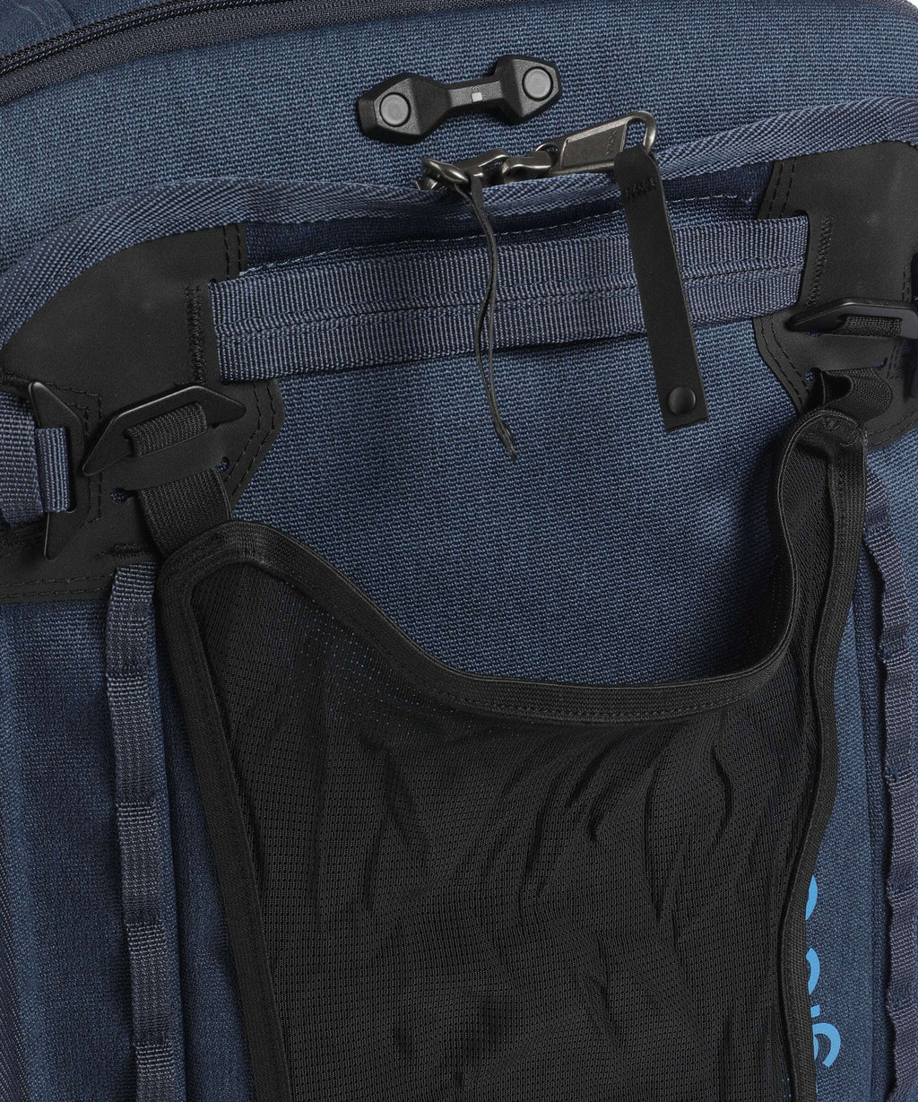 Eagle Creek Gear Warrior Convertible Carry On Trolley (2 wheels) blue jay