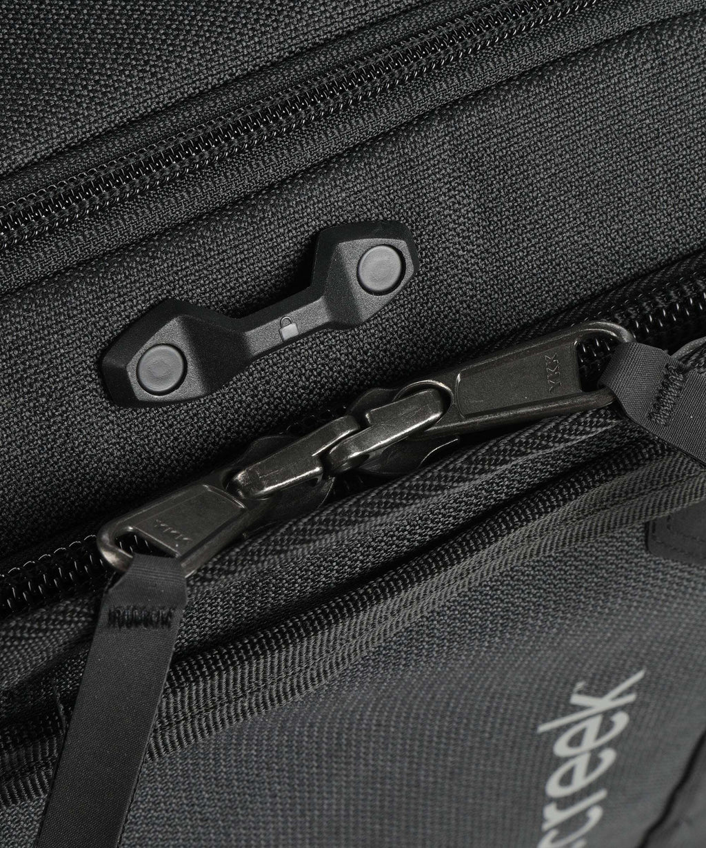 Eagle Creek Gear Warrior Carry On Spinner (4 wheels) black