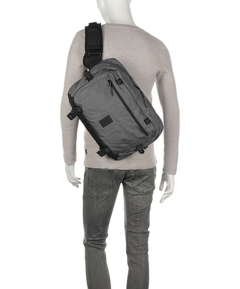 Chrome Kadet Max Fanny pack black