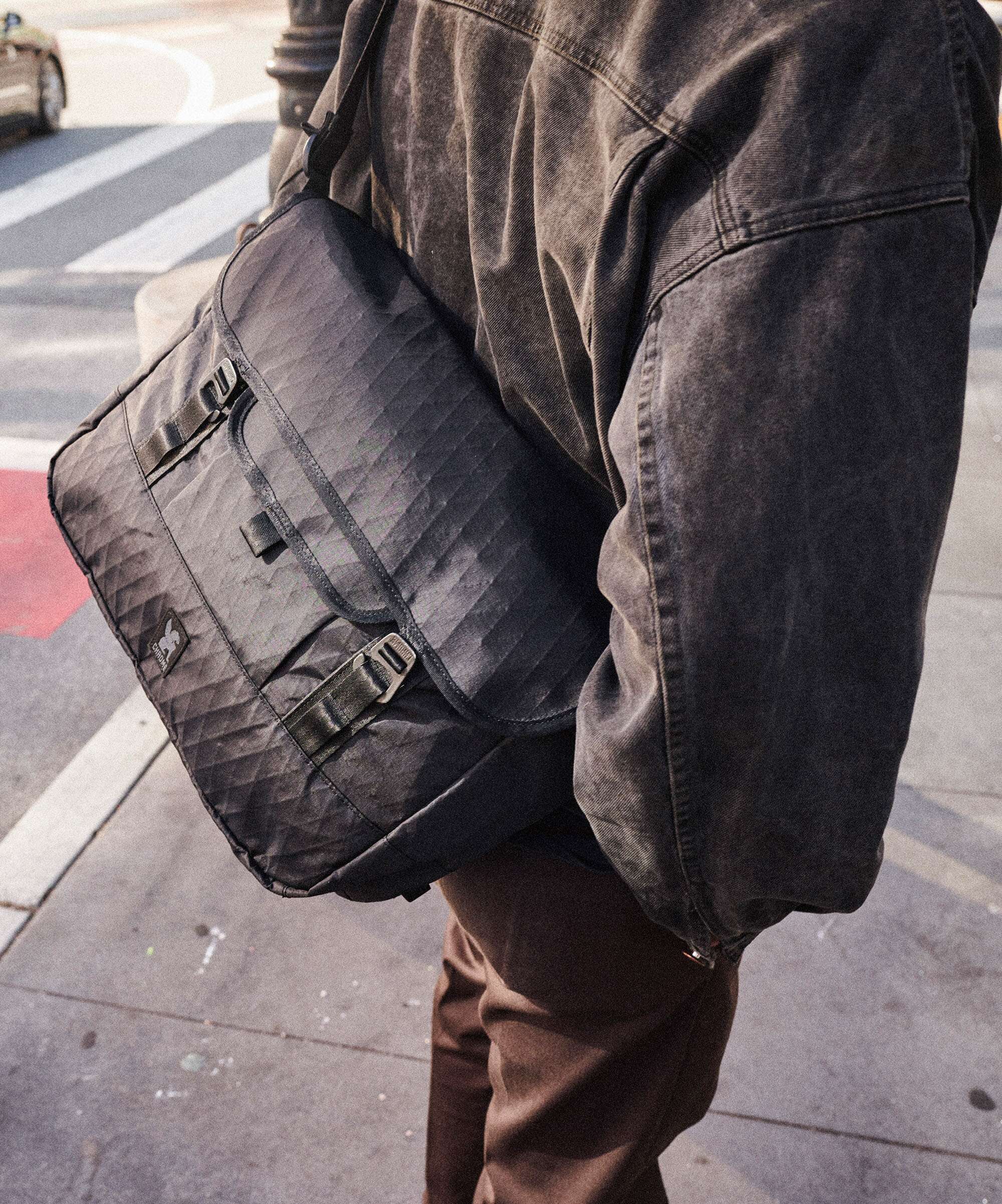 Chrome Midtown 20L Messenger bag sage