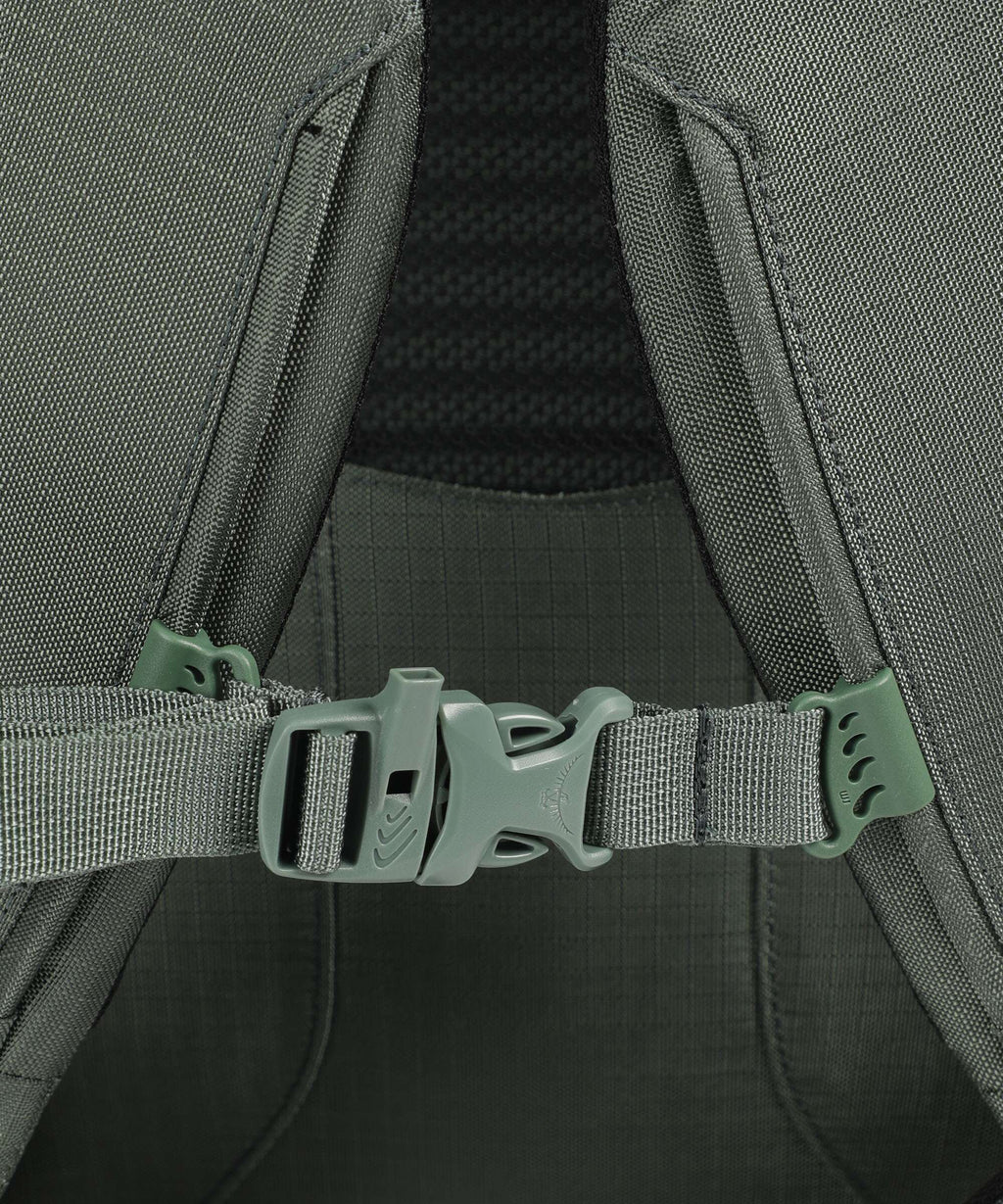 Osprey Sojourn Porter 30 Travel backpack koseret green