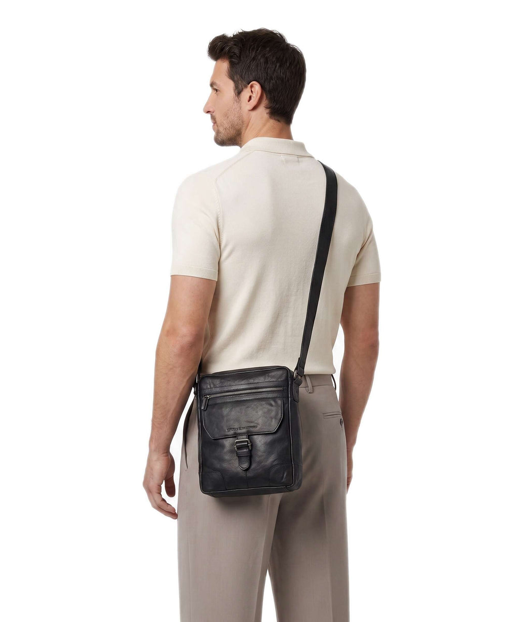Spikes & Sparrow Bronco Nebraska Crossbody bag black