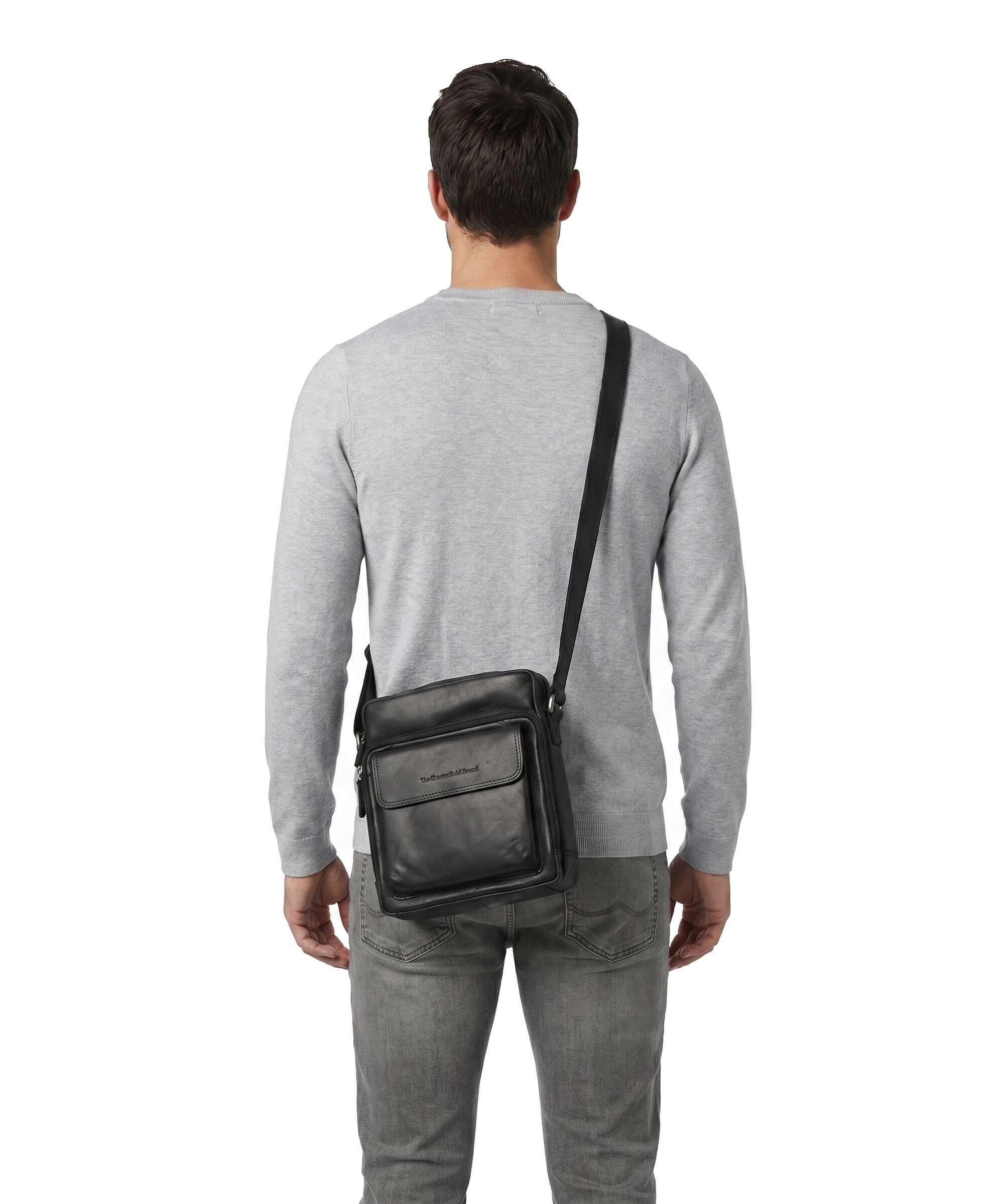 The Chesterfield Brand Wax Pull Up Cow Montira Crossbody bag black