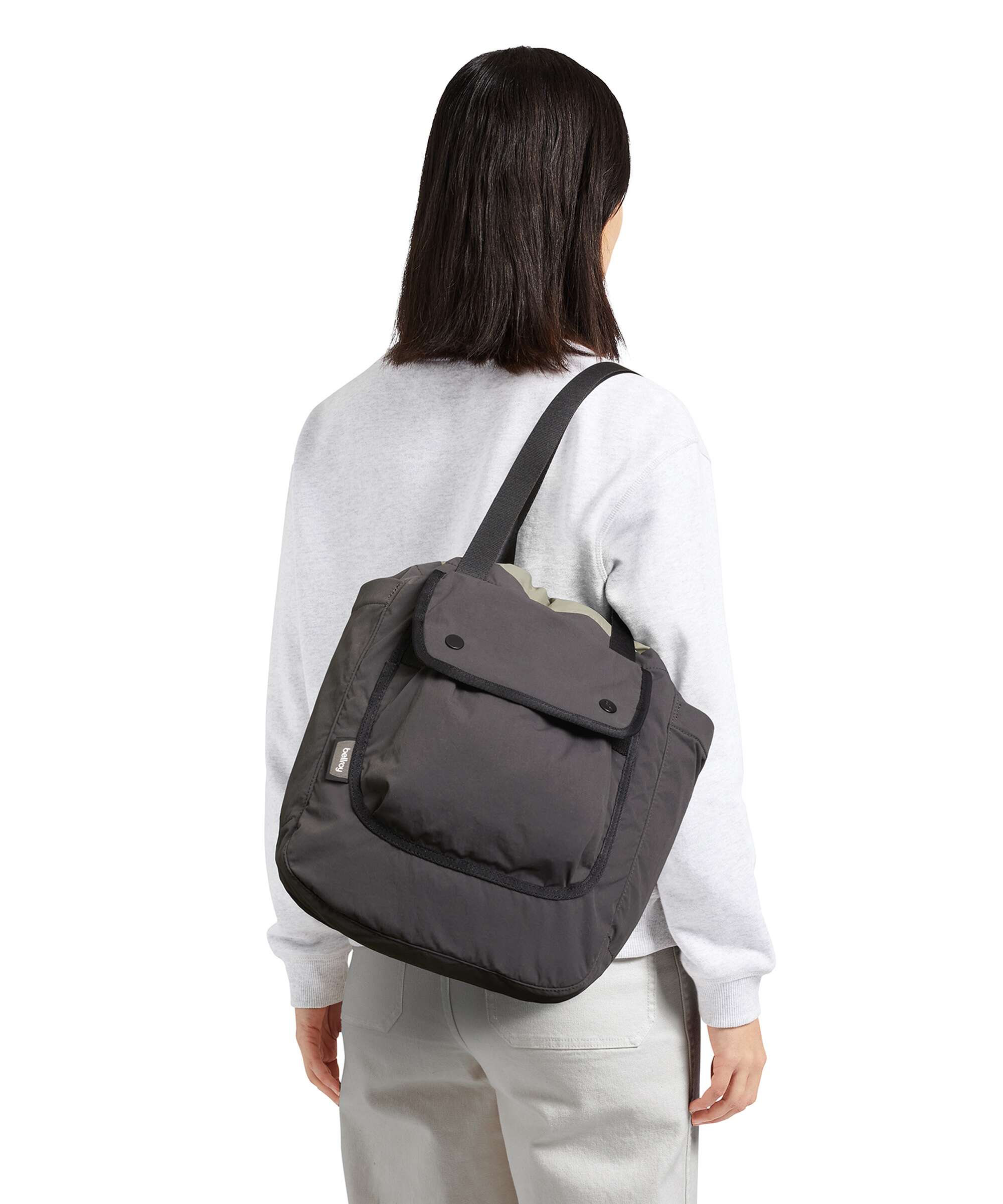 Bellroy Cinch 16L Tote bag sand dune